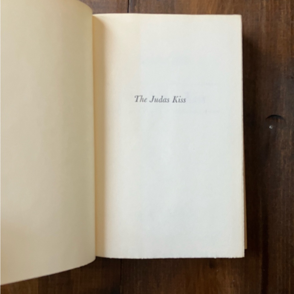 The Judas Kiss by Victoria Holt - Vintage Book Club Edition Hardcover 1981 - Picture 14 of 16